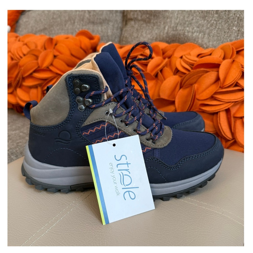❣️🆕Strole Emerge Navy Waterproof Hiking Boots with Soft Stride Technology❣️